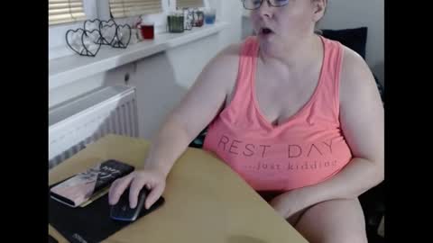 Snapshot of sweetboobs85h chatting on February 4, 2025, 9:20 pm Sweetboobs85h online show from February 4, 2025, 9:20 pm