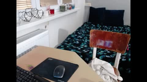 Snapshot of sweetboobs85h chatting on February 17, 2025, 5:32 pm Sweetboobs85h online show from February 17, 2025, 5:32 pm