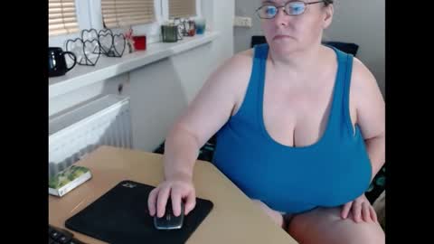 Snapshot of sweetboobs85h chatting on February 19, 2025, 6:10 pm Sweetboobs85h online show from February 19, 2025, 6:10 pm