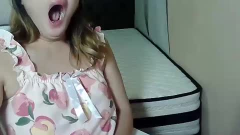 sweetcamille69 online show from March 4, 2025, 7:54 pm