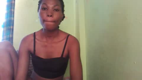 sweetcandy910 online show from November 3, 2025, 2:40 pm