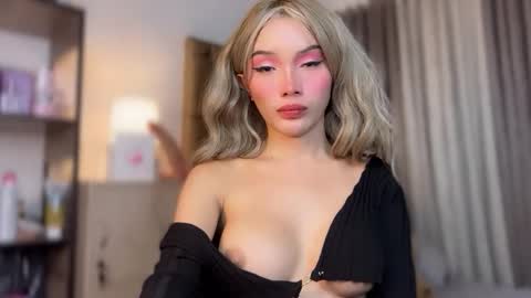 Snapshot of sweetcandylove1 chatting on March 12, 2026, 6:41 am Candy online show from March 12, 2026, 6:41 am