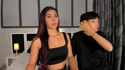 Snapshot of sweetcoupple chatting on October 3, 2025, 11:51 am Eva Short hair girl - Victoria Long red hair online show from October 3, 2025, 11:51 am