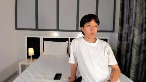 Snapshot of sweetcoupple chatting on October 16, 2025, 5:58 pm Eva Short hair girl - Victoria Long red hair online show from October 16, 2025, 5:58 pm