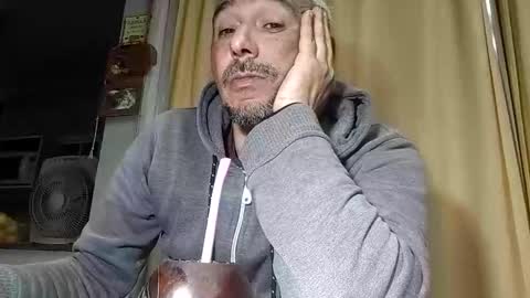 sweetcuervo independent model online show from May 17, 2026, 5:05 am
