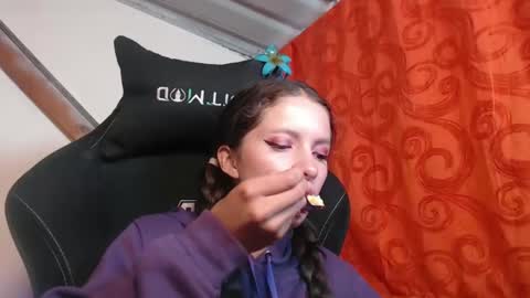 Snapshot of sweetdam12 chatting on January 25, 2025, 7:18 pm sweetdam12 online show from January 25, 2025, 7:18 pm