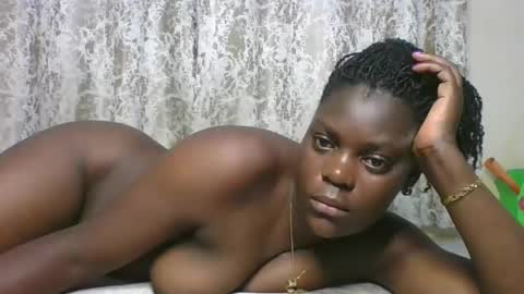 Snapshot of sweetdarkskin chatting on May 20, 2026, 9:32 pm CLARIS online show from May 20, 2026, 9:32 pm