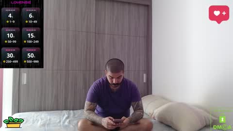         online show from November 25, 2025, 3:01 pm