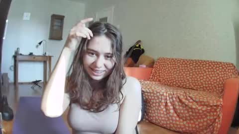 sweetfaina online show from February 20, 2025, 9:44 am