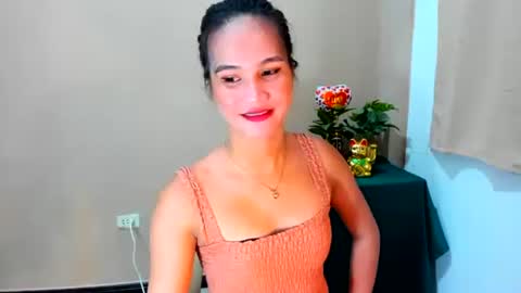 sweetgirl_latina143 online show from September 25, 2025, 7:17 pm