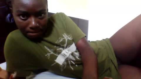 sweetgurl05 online show from June 19, 2026, 7:01 am