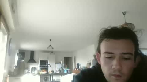 sweetguyss12 online show from December 22, 2025, 10:12 am