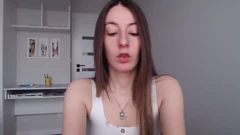 Snapshot of sweetheart_77 chatting on February 13, 2026, 9:05 am Emma online show from February 13, 2026, 9:05 am