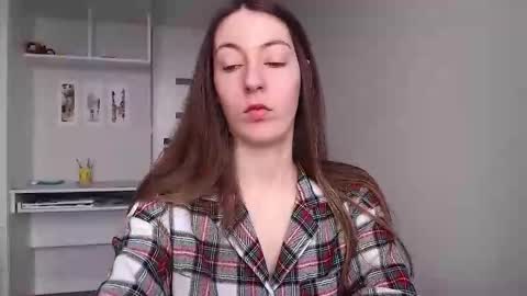 Snapshot of sweetheart_77 chatting on March 17, 2026, 8:28 am Emma online show from March 17, 2026, 8:28 am
