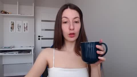 Snapshot of sweetheart_77 chatting on April 23, 2026, 9:41 am Emma online show from April 23, 2026, 9:41 am