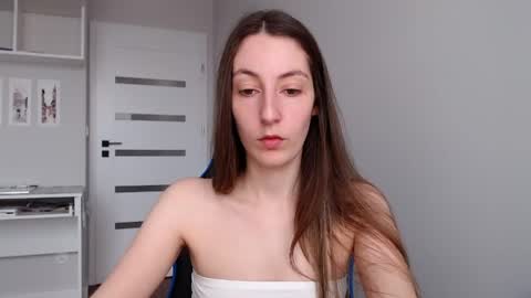 Snapshot of sweetheart_77 chatting on May 31, 2026, 9:38 am Emma online show from May 31, 2026, 9:38 am