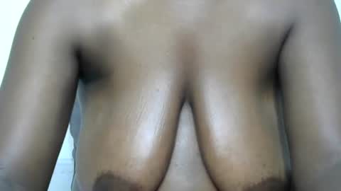 sweetheidey online show from May 6, 2026, 7:52 pm