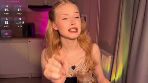 sweetie Lisa3 online show from February 23, 2026, 7:33 pm