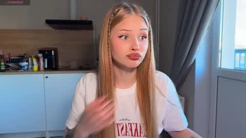 sweetie Lisa3 online show from March 22, 2026, 3:37 pm