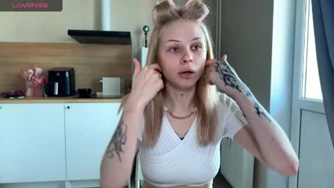 sweetie Lisa3 online show from May 13, 2026, 8:55 am