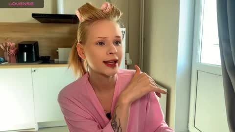 sweetie Lisa3 online show from May 25, 2026, 5:02 am