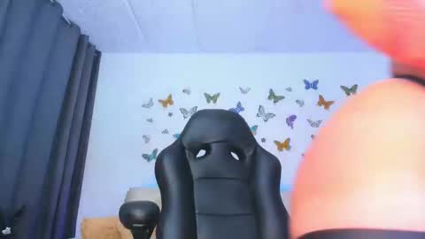 Isabella online show from January 17, 2025, 9:06 am