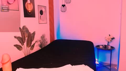 Snapshot of sweetjames2810 chatting on February 4, 2026, 2:50 am SWEETJAMES online show from February 4, 2026, 2:50 am