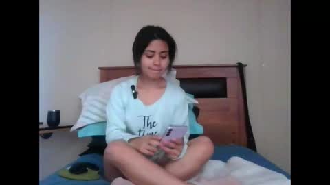 Snapshot of sweetlatinafit chatting on November 18, 2025, 12:20 pm sweetlatinafit online show from November 18, 2025, 12:20 pm