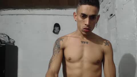 Snapshot of sweetlatinakim chatting on April 19, 2026, 7:40 am Camilo online show from April 19, 2026, 7:40 am