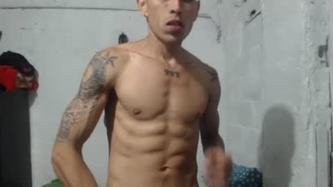 Snapshot of sweetlatinakim chatting on April 26, 2026, 10:57 am Camilo online show from April 26, 2026, 10:57 am