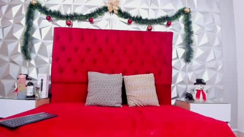 Snapshot of sweetlauren19 chatting on December 22, 2024, 5:23 am Lauren online show from December 22, 2024, 5:23 am