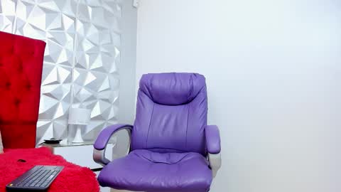 Lauren online show from January 14, 2026, 5:35 am