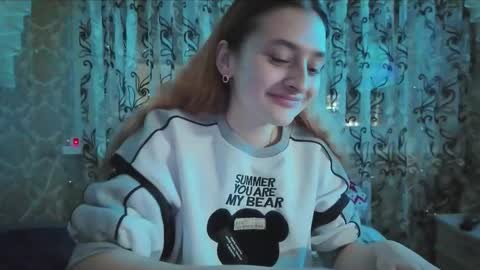 sweetliaison online show from March 12, 2026, 5:52 pm