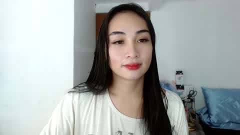 Snapshot of sweetlilly_18 chatting on December 21, 2024, 11:11 am Lilly online show from December 21, 2024, 11:11 am