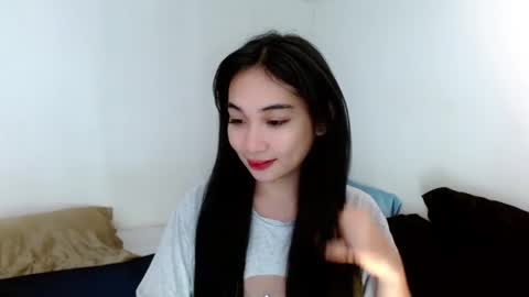 Snapshot of sweetlilly_18 chatting on February 26, 2025, 1:53 am Lilly online show from February 26, 2025, 1:53 am