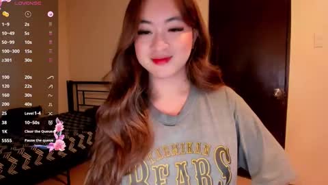 Snapshot of sweetlovepinay04 chatting on May 13, 2026, 9:17 am Zoe online show from May 13, 2026, 9:17 am