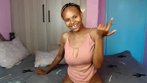 Snapshot of sweetly_diva chatting on April 23, 2026, 12:29 pm Diva online show from April 23, 2026, 12:29 pm