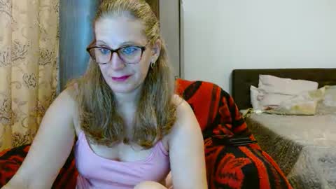 sweetmayaxoxo online show from November 9, 2025, 10:02 am