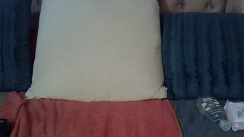 Snapshot of sweetmellowx1 chatting on January 25, 2025, 10:29 am sweetmellowx1 online show from January 25, 2025, 10:29 am