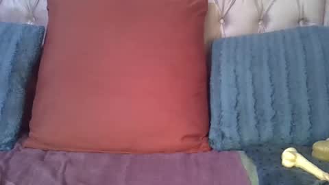 Snapshot of sweetmellowx1 chatting on February 19, 2025, 3:06 am sweetmellowx1 online show from February 19, 2025, 3:06 am