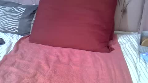 Snapshot of sweetmellowx1 chatting on March 12, 2025, 4:02 pm sweetmellowx1 online show from March 12, 2025, 4:02 pm