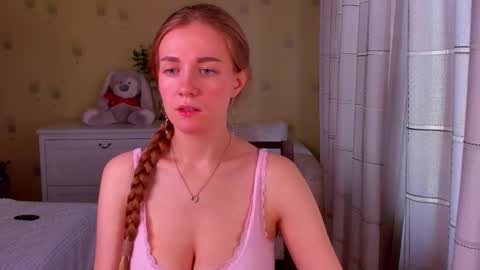 Snapshot of sweetmilkis chatting on October 21, 2025, 8:59 am Swetmilkis online show from October 21, 2025, 8:59 am