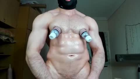 Snapshot of sweetmuscles_boy chatting on February 18, 2026, 7:48 am Lorenzo online show from February 18, 2026, 7:48 am