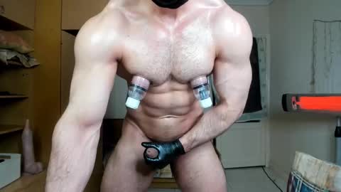 Snapshot of sweetmuscles_boy chatting on February 20, 2026, 6:19 am Lorenzo online show from February 20, 2026, 6:19 am