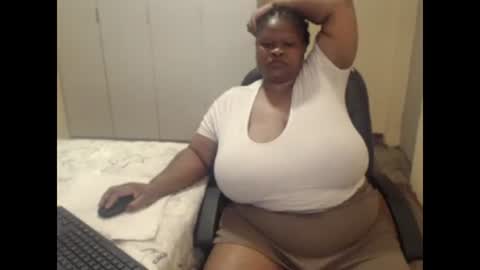 Snapshot of sweetnoziexxx chatting on December 15, 2024, 2:37 pm sweetnoziexxx online show from December 15, 2024, 2:37 pm