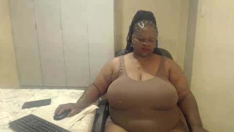 Snapshot of sweetnoziexxx chatting on January 6, 2025, 3:53 am sweetnoziexxx online show from January 6, 2025, 3:53 am