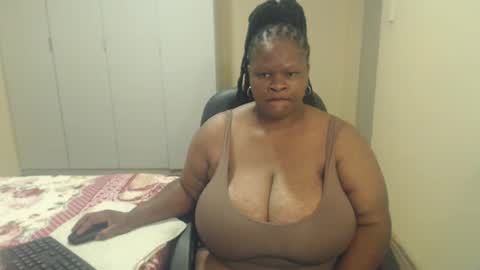 Snapshot of sweetnoziexxx chatting on January 13, 2025, 12:56 pm sweetnoziexxx online show from January 13, 2025, 12:56 pm