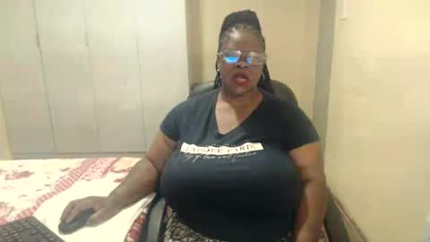 Snapshot of sweetnoziexxx chatting on January 14, 2025, 4:15 am sweetnoziexxx online show from January 14, 2025, 4:15 am