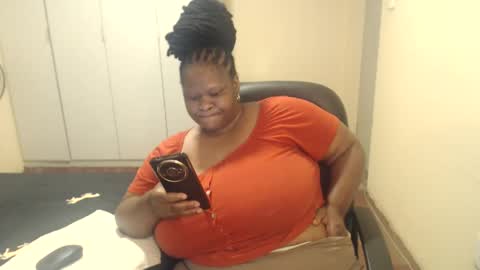 Snapshot of sweetnoziexxx chatting on February 4, 2025, 9:07 am sweetnoziexxx online show from February 4, 2025, 9:07 am