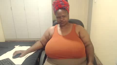 Snapshot of sweetnoziexxx chatting on February 7, 2025, 10:19 am sweetnoziexxx online show from February 7, 2025, 10:19 am